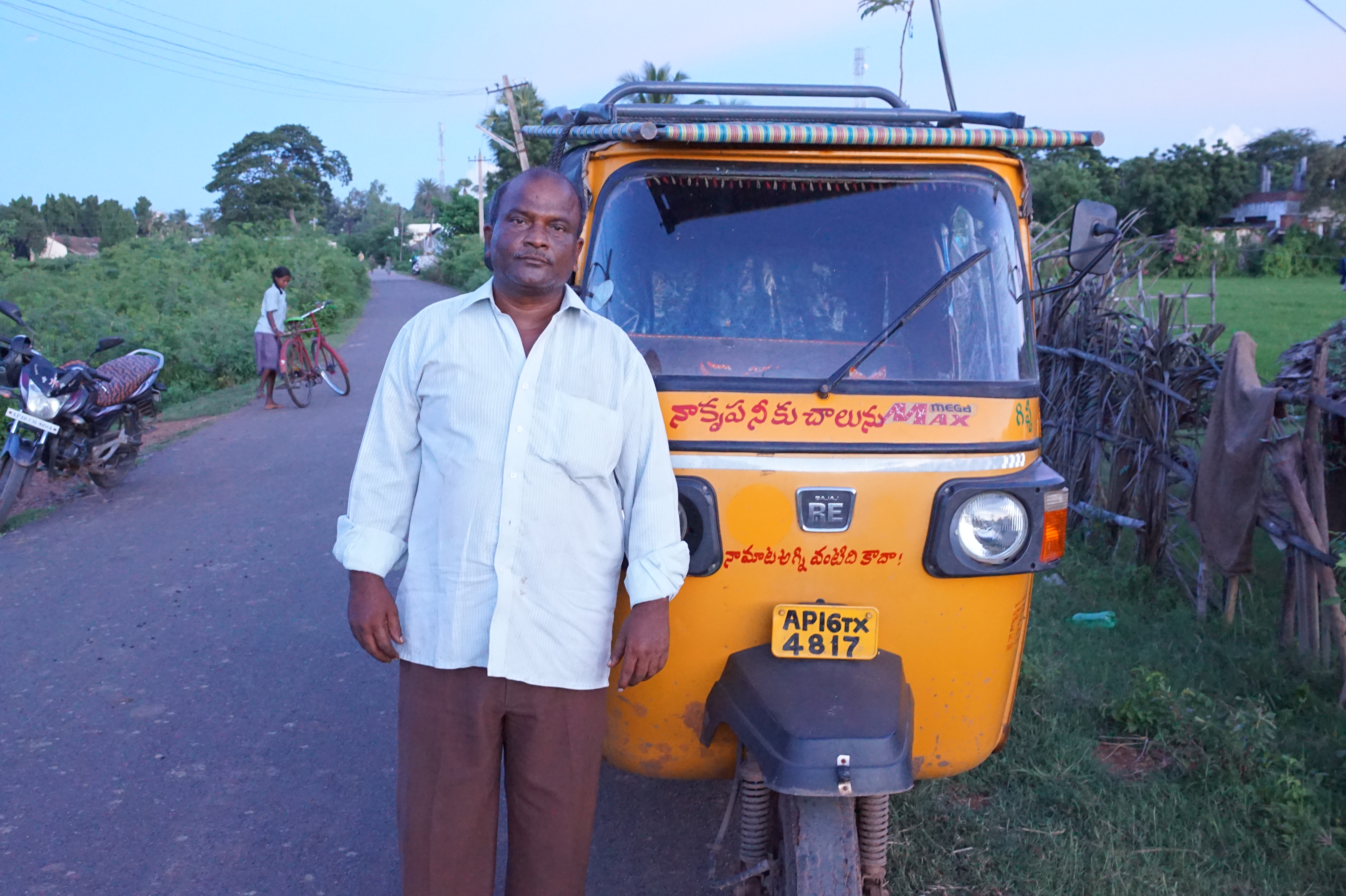 Jesus Transforms Auto Rickshaw Driver’s Life – Hindu Pale, India